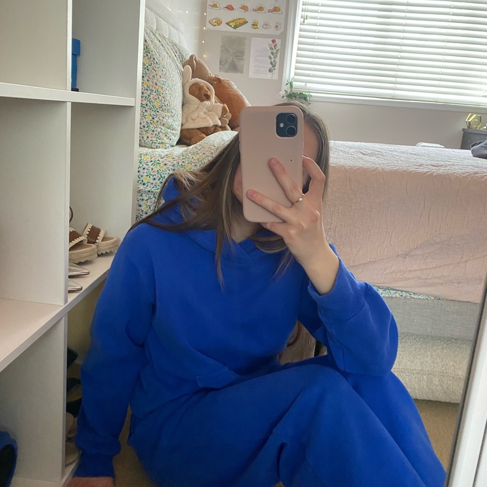 Blue aritzia Hoodie xs